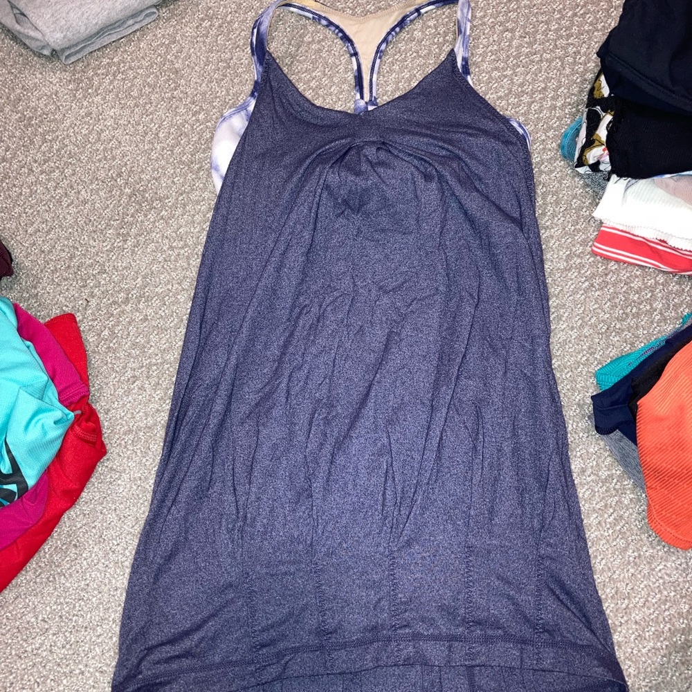 Lululemon size 6 workout top built in bra